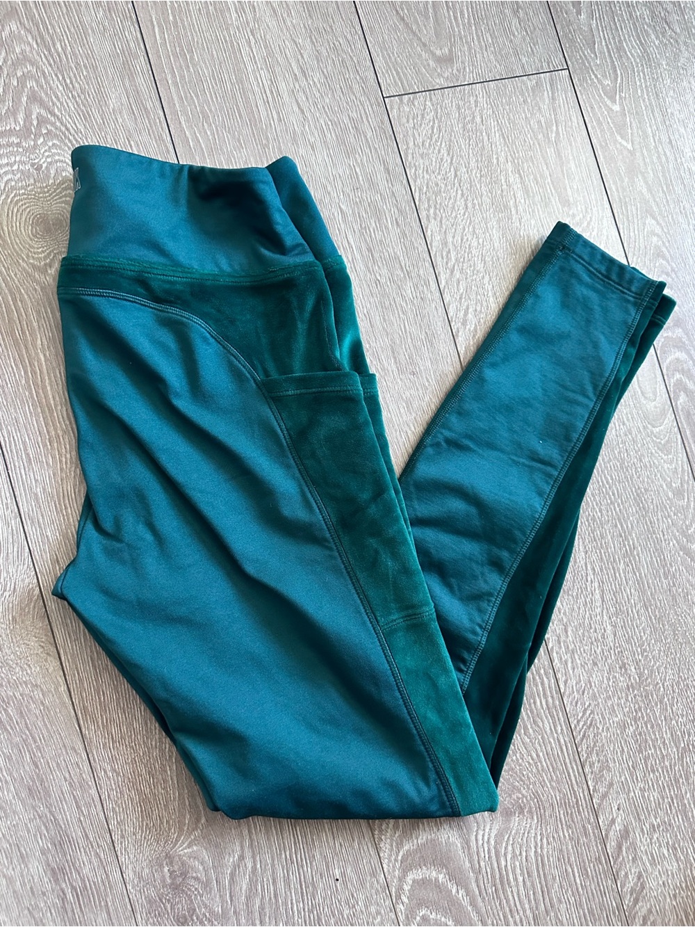 PINK Victoria's Secret Emerald Green Active Leggings with Velvet Sides